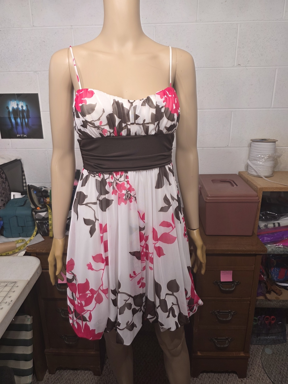 Speechless Floral Mini Dress in Pink & White Size Medium